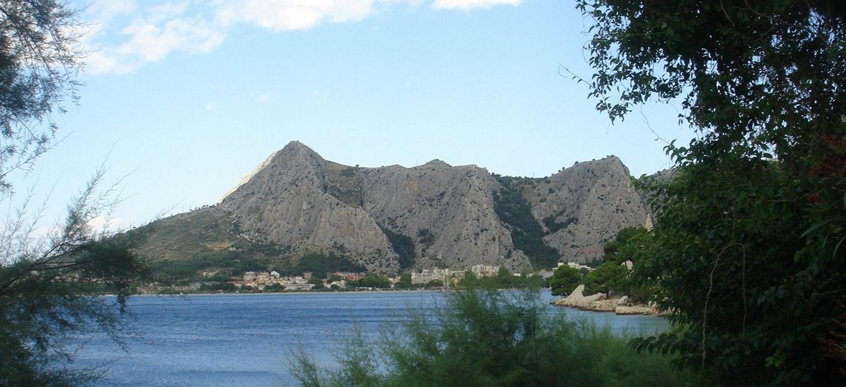 Panoráma Omišského zálivu