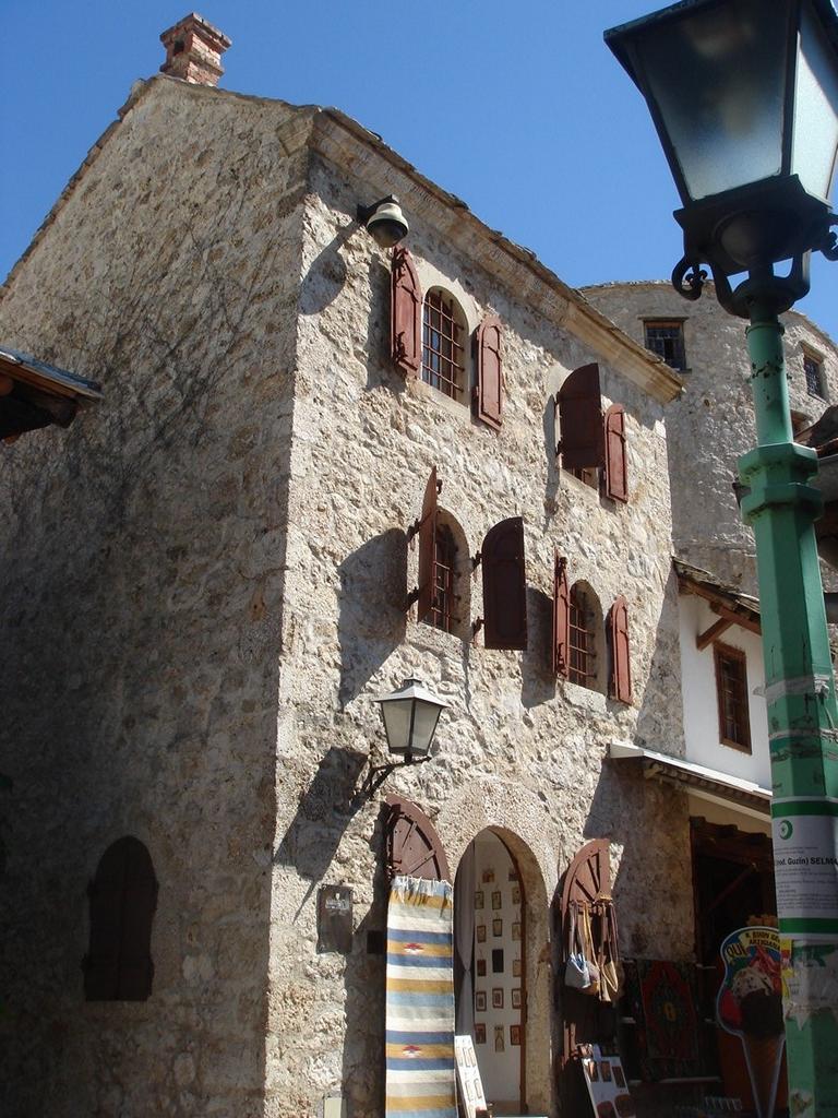 14.Opravený dům